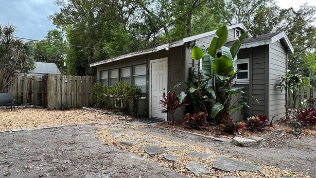 Building Photo - 1-Bedroom, 1-Bath Detached House – Mills50...