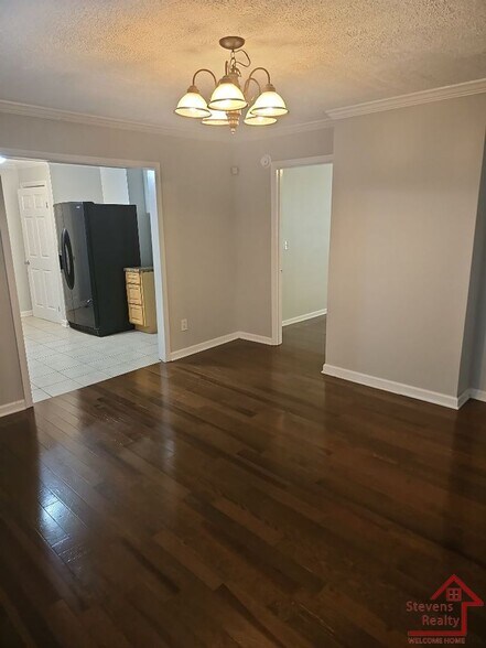 Building Photo - 2412 Chapel Ave