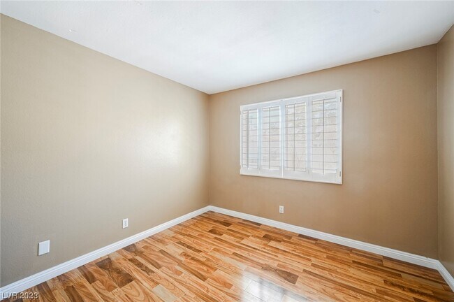 Building Photo - 109 Elegante Way