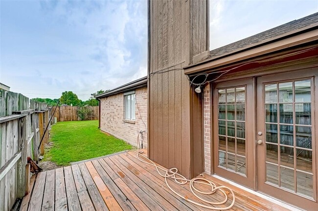 Building Photo - 17435 Glenmorris Dr
