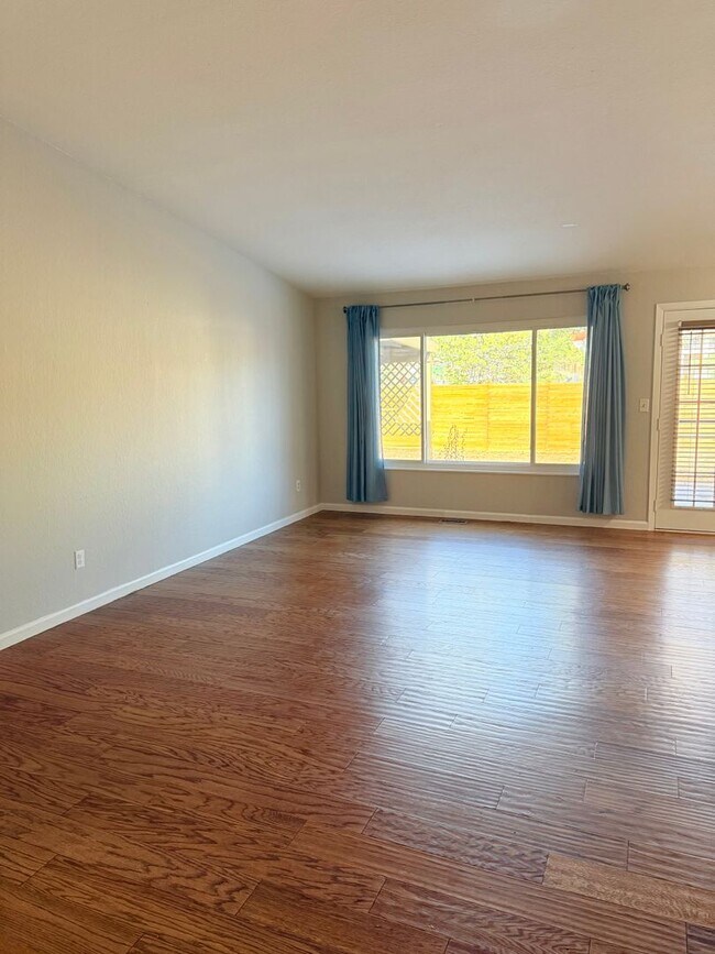 Building Photo - 3120 Mirage Dr