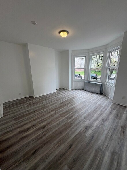 Building Photo - 139 Clifton Ave