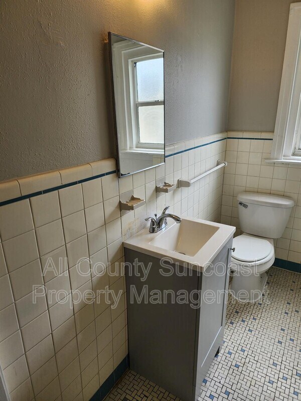 Building Photo - 2105 28th St S
