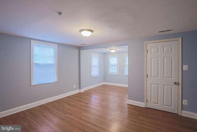 Building Photo - 4905 Ridge Ave