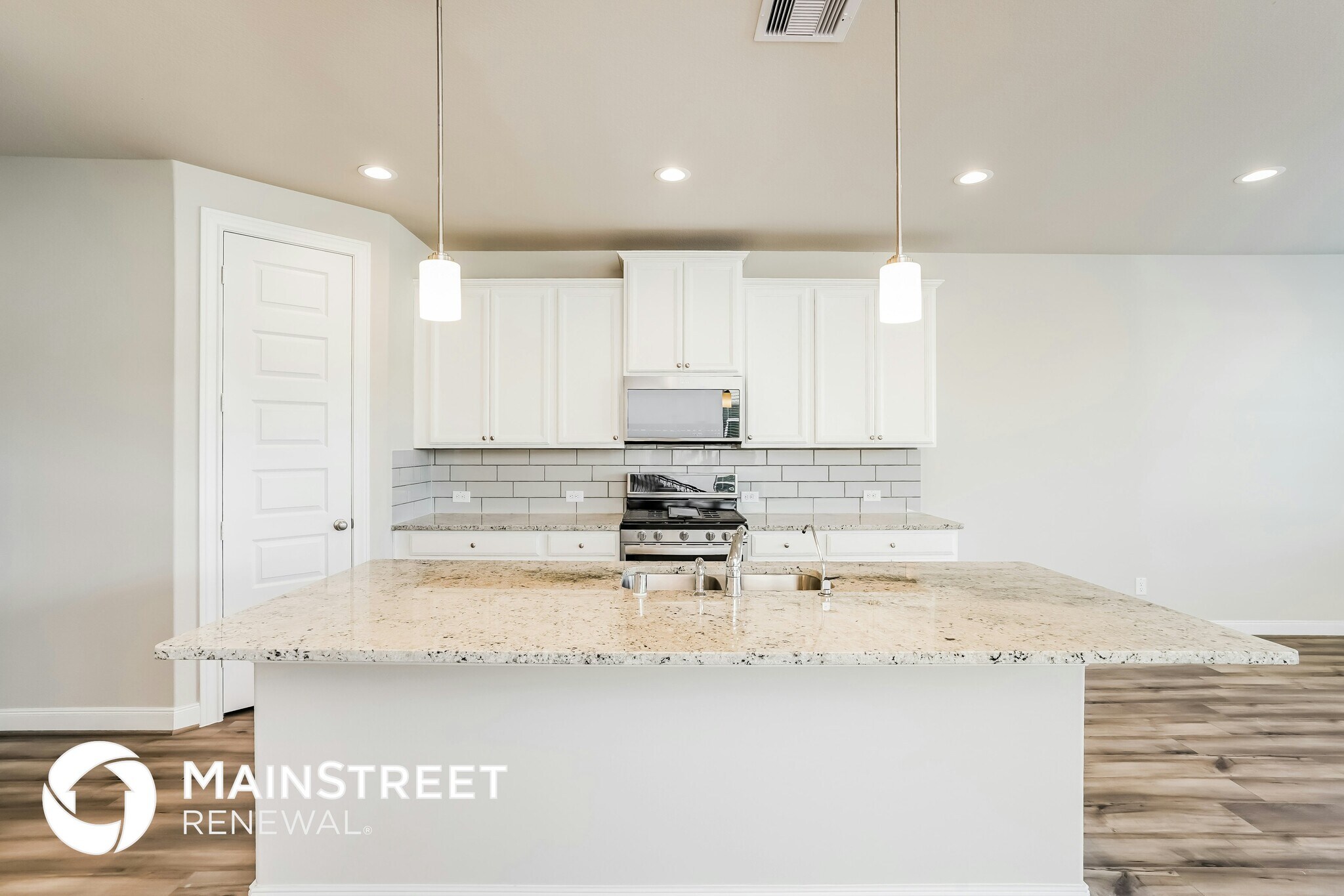 Building Photo - 9826 Rugged Oaks Dr