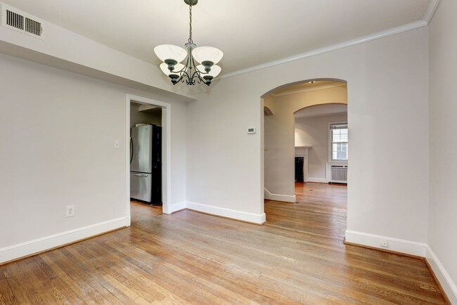 Building Photo - 3 Bed 2 Bath - American University Park Co...