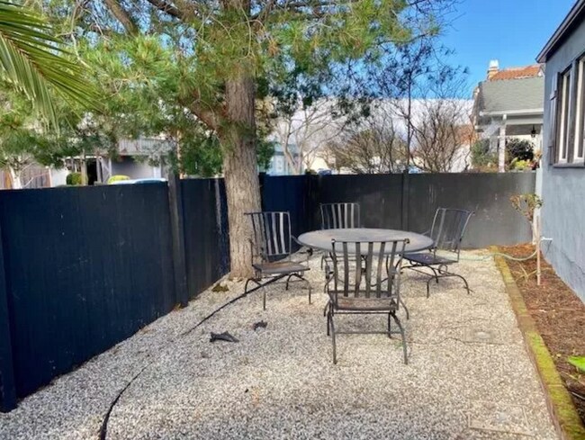 Front Yard - 1118 Chula Vista Ave