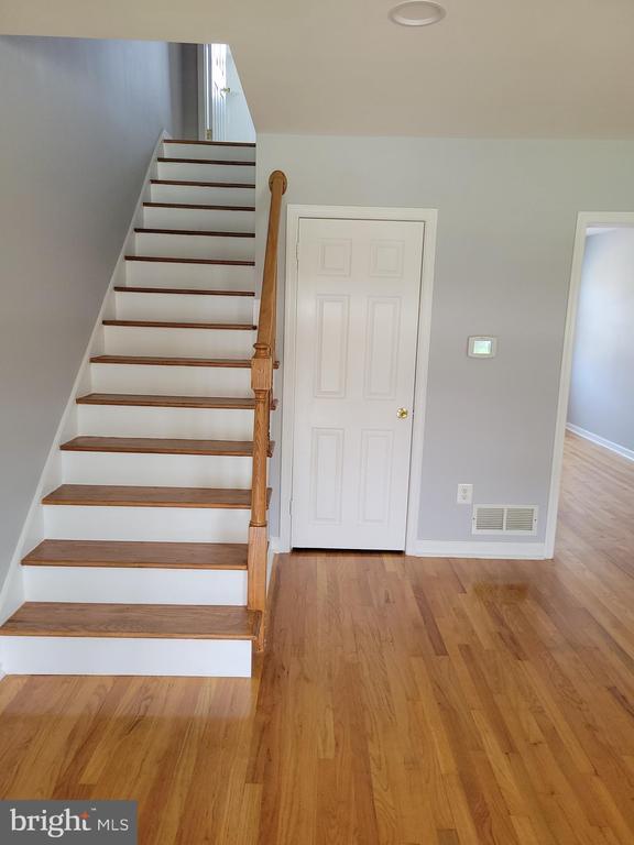 Building Photo - 2212 Vailthorn Rd