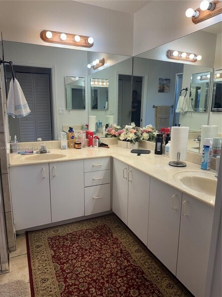 Building Photo - 8598 Lychee Dr