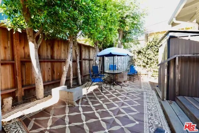 Building Photo - 4253 Fountain Ave