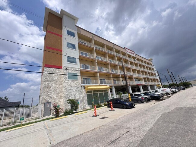 Building Photo - 3477 Reeves St