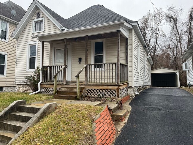 Primary Photo - Large one bedroom house