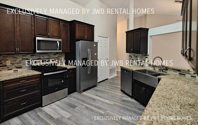 Building Photo - 426 Moby Dick Dr S