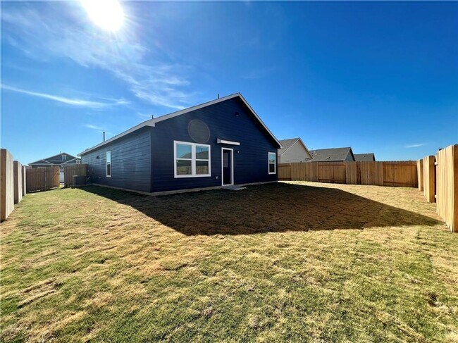 Building Photo - 1204 Rio Frio Ln