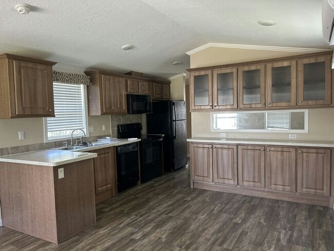 Building Photo - 6941 MacDonald Ct