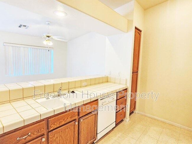 Building Photo - 1770 Pershing Ave