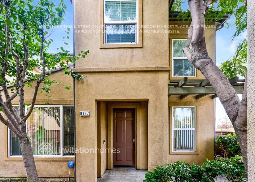 Primary Photo - 9167 S Cullen Wy