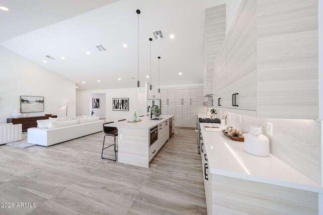 Building Photo - 6329 N 10th Dr