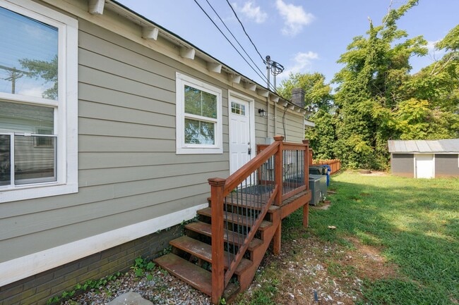 Building Photo - 4B Mims Ave