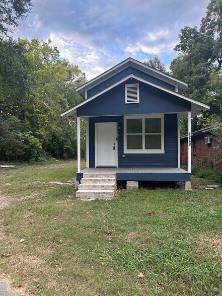 Primary Photo - 1249 Swart St