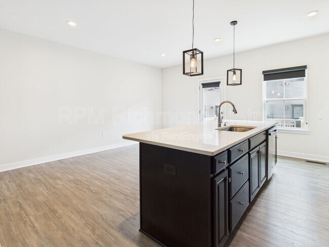 Building Photo - 2104 Boro Ridge St