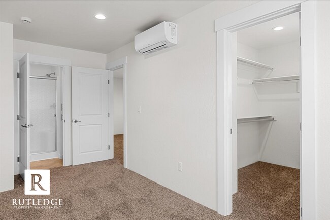 Building Photo - STUNNING 3 Bed / 2.5 Bath Brand New Townhome!!