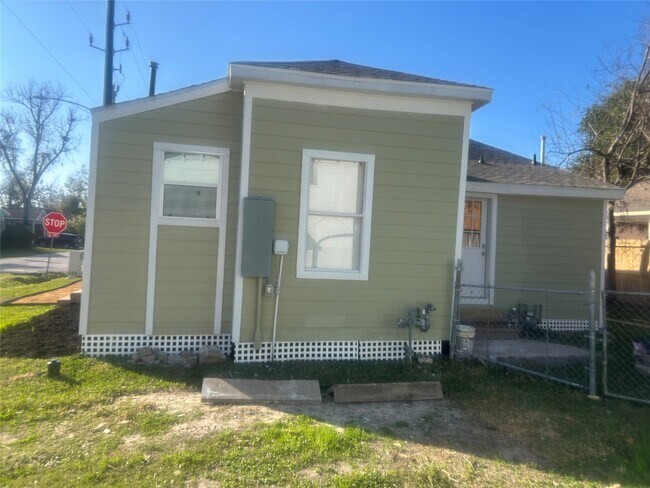 Building Photo - 602 Cordell St