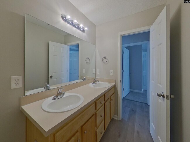 Building Photo - 257 Double Eagle Cir