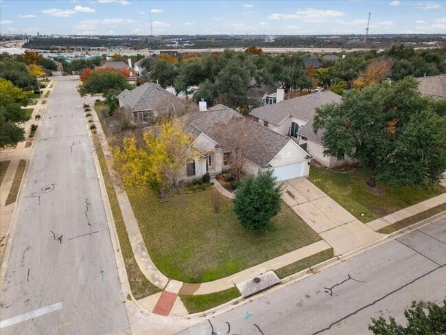 Building Photo - 920 Savanna Ln