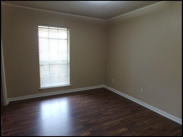 Building Photo - 39 Oak Forest Loop