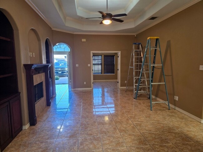 Building Photo - Quiet & Amenities on the Southside!