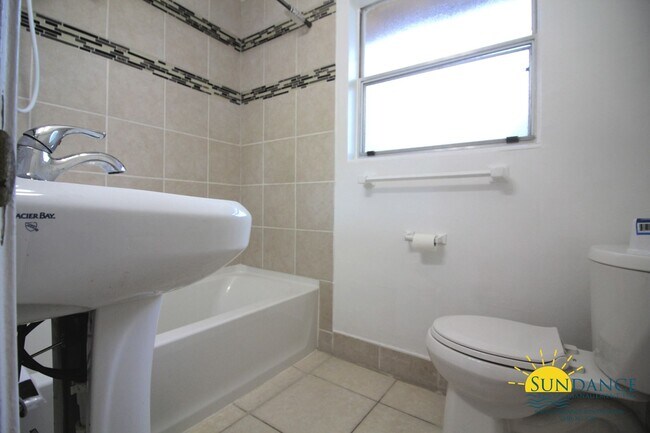 Building Photo - Beautiful 3 Bedroom Home in Fort Walton Beach