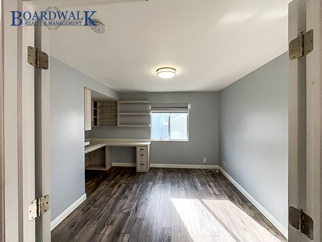 Building Photo - Beautiful Home with Mountain Views & Prime Location in Sandy