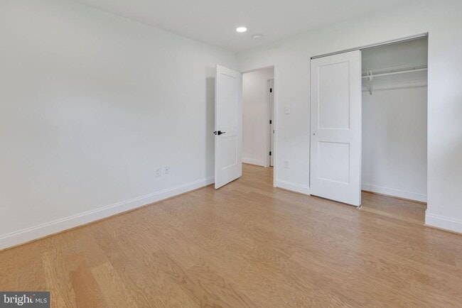 Building Photo - 14332 Belleville Ave