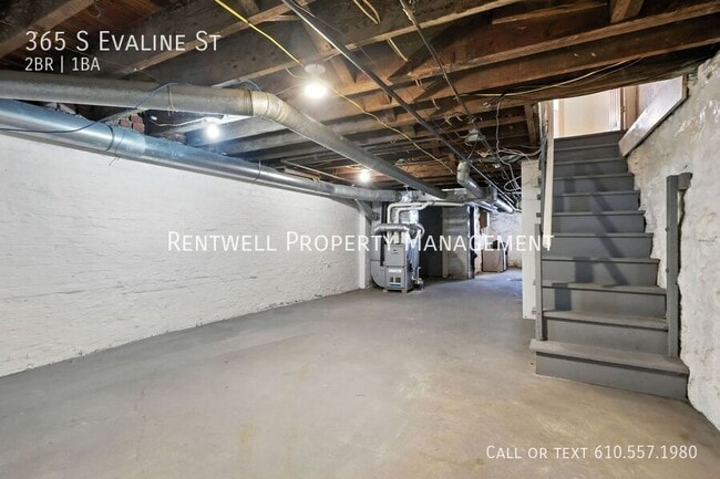 Building Photo - 365 S Evaline St