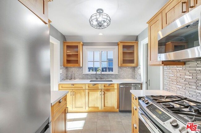 Building Photo - 2630 S Bedford St