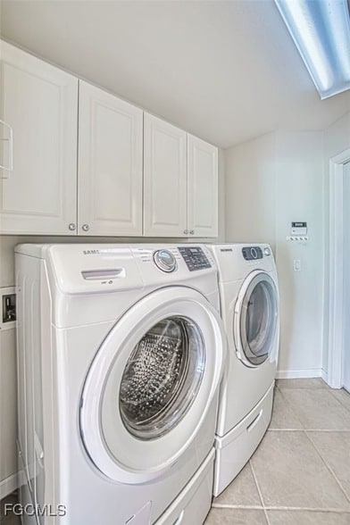 Building Photo - 3071 Meandering Way