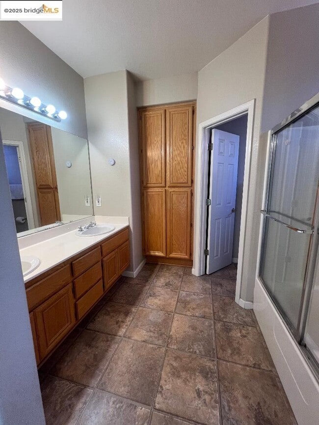 Building Photo - 2352 Whitetail Dr
