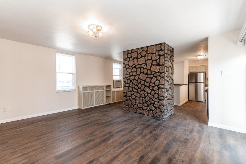 Building Photo - 217 Kaercher St