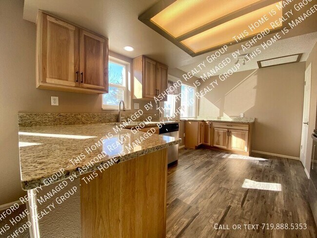 Building Photo - 8001 Horizon Dr