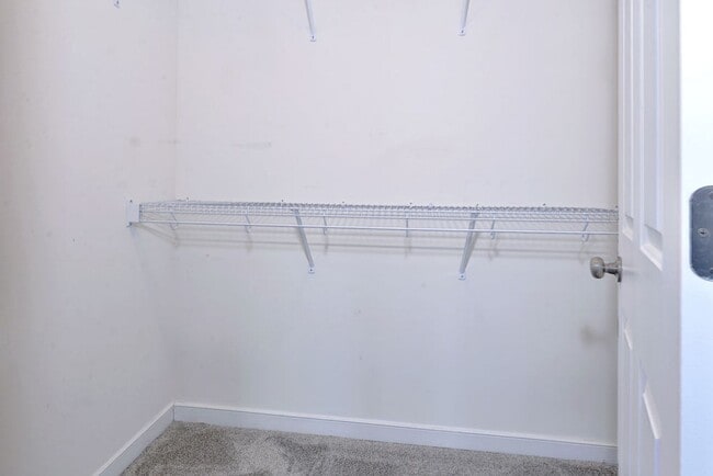 Building Photo - End unit Townhome in Riverwalk Townes