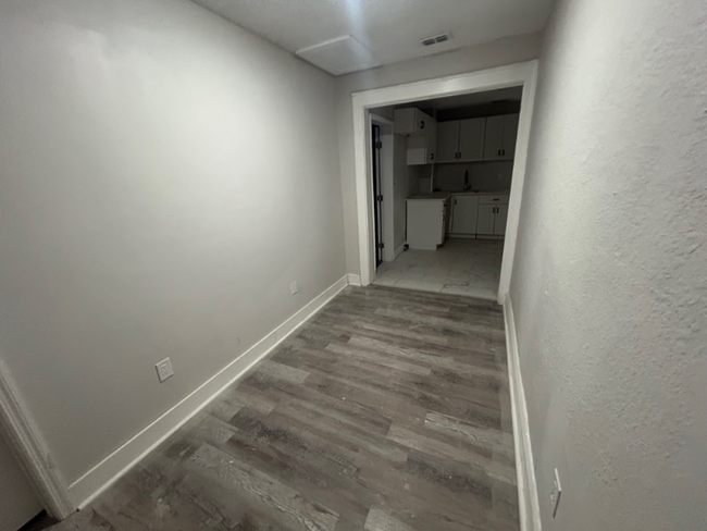 Building Photo - 3524 Boulevard St