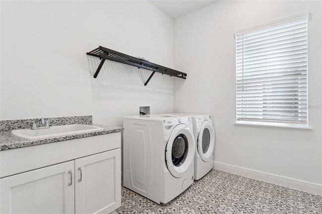 Building Photo - 9793 Laurel Berry Dr