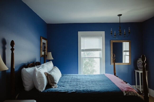 Building Photo - 108 W 6th St