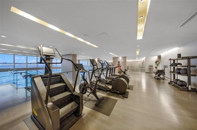 Building Photo - 1830 S Ocean Dr