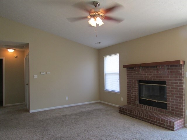 Building Photo - 4181 Magnolia Dr