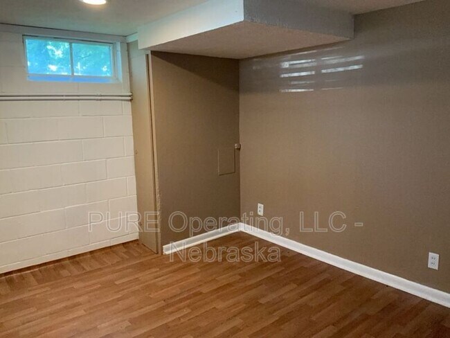 Building Photo - 5236 Ames Ave