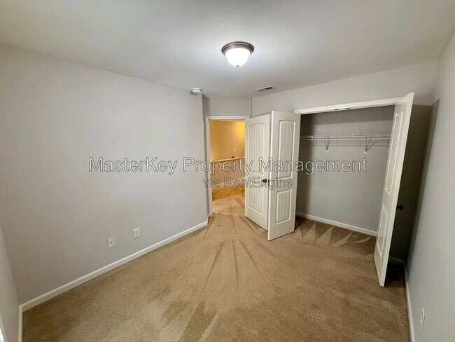 Building Photo - 533 Matheson Place