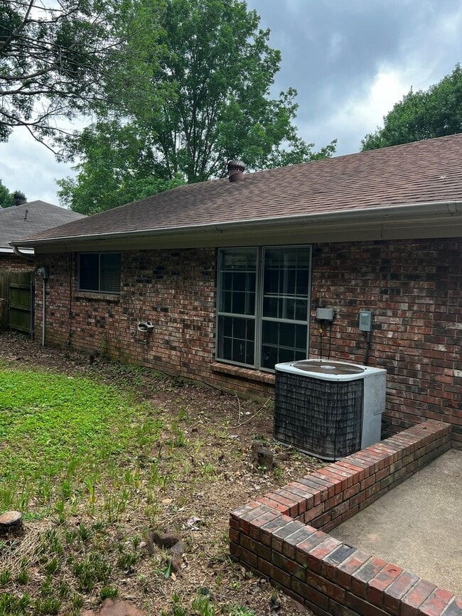Building Photo - 3505 Kresswick St