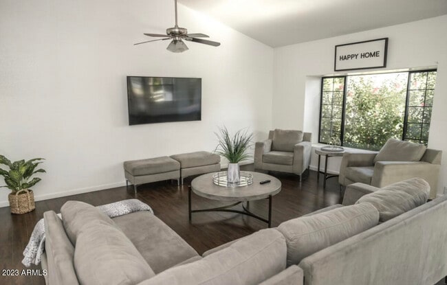 Building Photo - 6427 W Wethersfield Rd